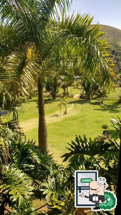 Você pode espairecer no na área externa do Restaurante Reserva Aroeira