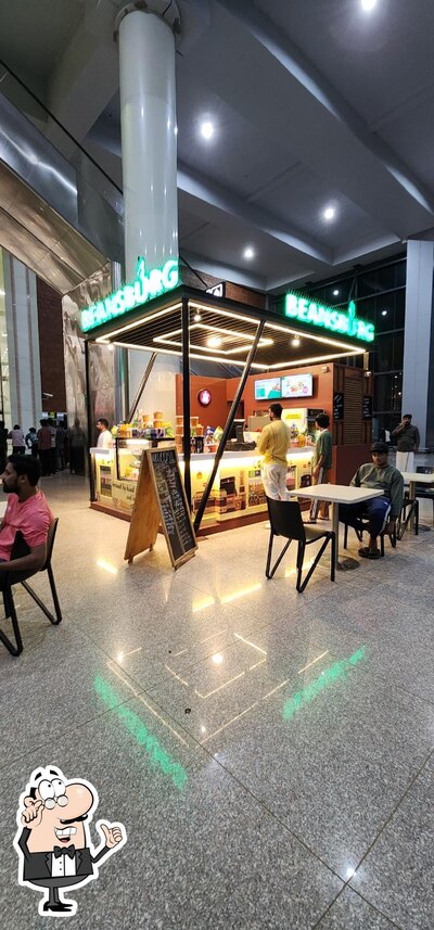 The interior of BEANSBURGCAFE