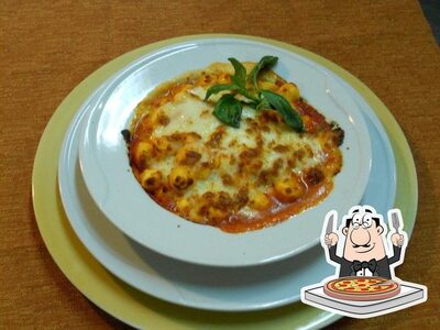 Ordina una pizza alla pizzeria ristorante zampi