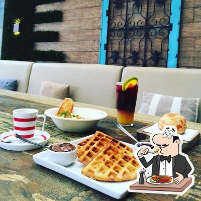 Platos en Manuia Café