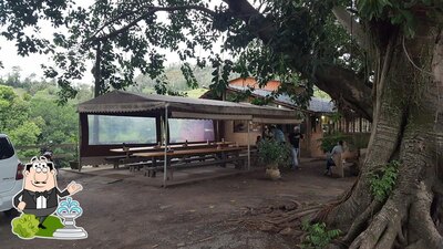 Veja imagens do exterior do Rancho da Figueira