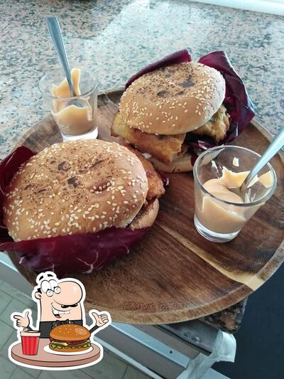 Concediti un bell'hamburger al ristorante Al Brigantino