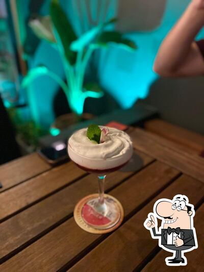 Desfrute de uma bebida no BAR IMBUIÁ - Raizes do Brasil