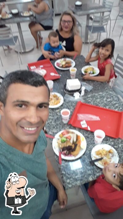 O interior do Padaria Mega Pão