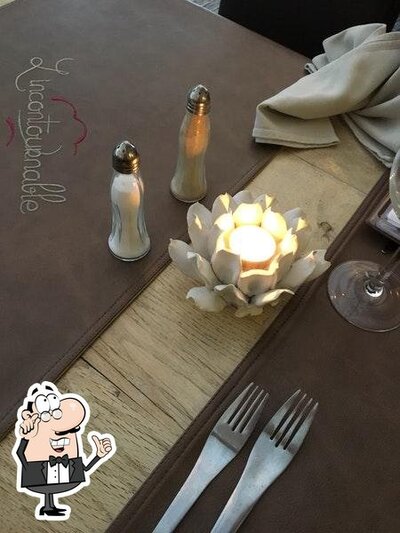 Installez-vous à l'une des tables de Incontournable