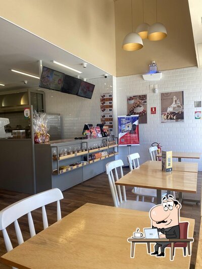 O interior do The Waffle King - Anápolis