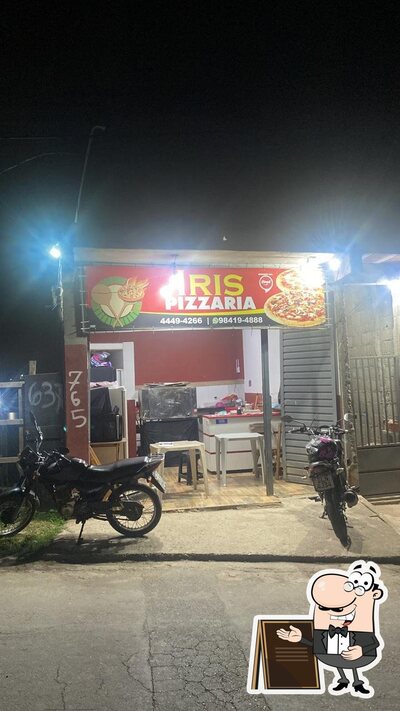 Descubra a área externa do Iris Pizzaria