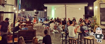 Siediti a un tavolo di ONE Burger