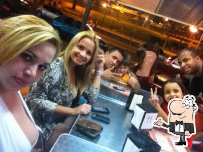 O interior do Ravi's