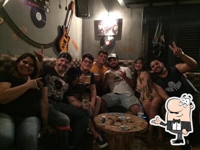 O interior do Das Bunker Rock Bar