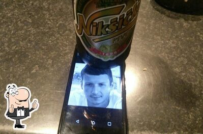 Goditi un drink al pub & bar Caffe Bar K