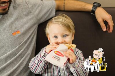 Comida em Mini Kalzone | Villa Romana Shopping