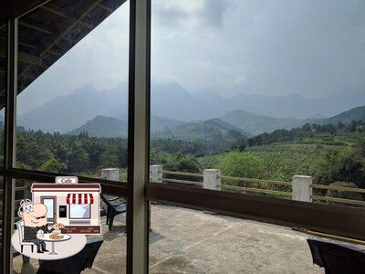 The outside area is an important feature of Beech Valley Resort Attapadi