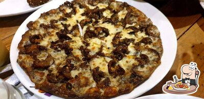 Pick pizza at Falafel Lovers
