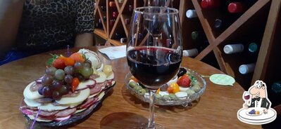 Peça uma taça de vinho ao final de um dia cansativo