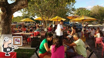 Sente em uma das mesas no Gallo's Churrascaria