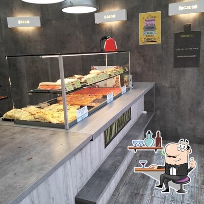 Dai un'occhiata agli interni di Mediterranea Pizza Al Taglio