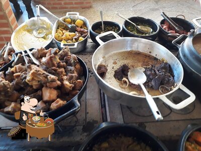 Comida em Fogão a Lenha do Nem