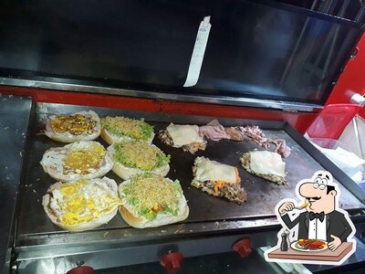 Comida em Hugo Lanches