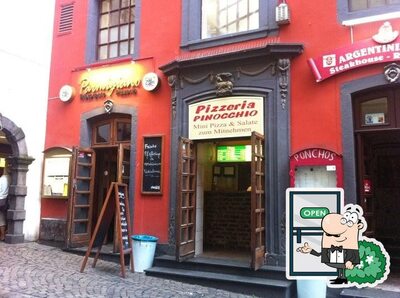 Vous pouvez prendre un bol d'air frais à l'extérieur Pinocchio