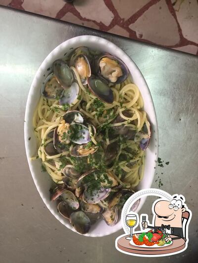 Ordina la cucina di mare al ristorante Pizzeria Trattoria