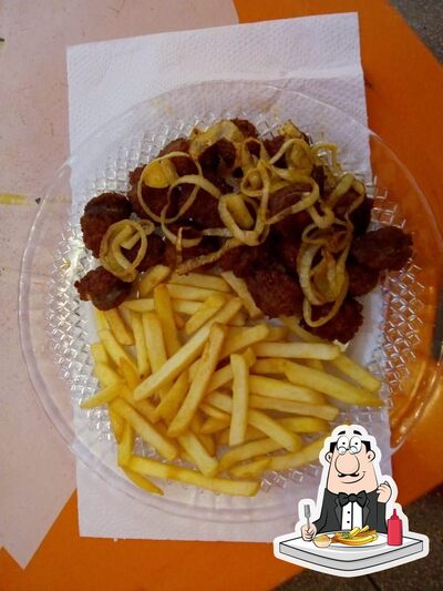 At SkiNão BAR you can enjoy French fries