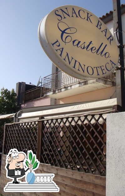 Curiosa tra gli esterni di Snack Bar/Paninoteca Castello