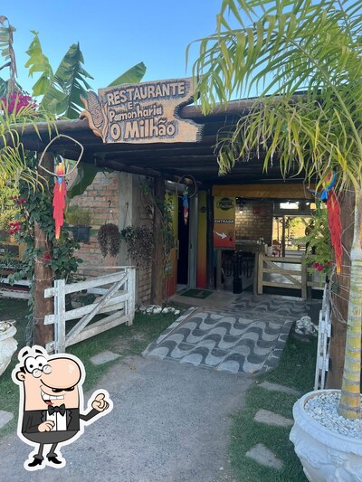 Você pode espairecer no na área externa do Restaurante O Milhão