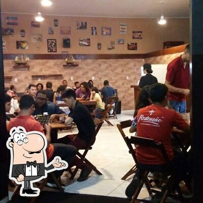 Veja imagens do interior do Hamburgueria Cantinhos Burger