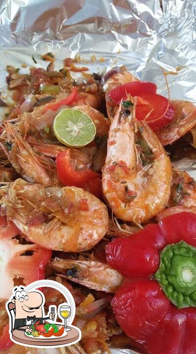 Les visiteurs de اكلات ام ادم peuvent prendre différents repas à base de fruits de mer