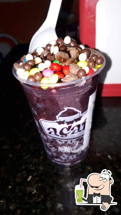 Vera Lanches serve uma gama de drinques