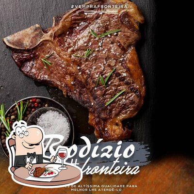 Churrascaria Fronteira oferece refeições de carne