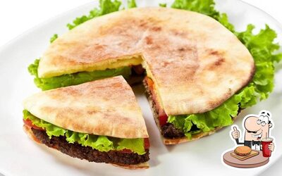 Califa's - Esfiharia e Pizzaria José Bonifácio SP serve uma infinidade de opções para os amantes dos hambúrgueres
