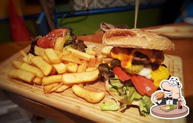 Faites-vous plaisir avec un hamburger à L Entrepotes
