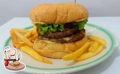 Peça um dos hambúrgueres servidos no Hamburgueria Du Dudu