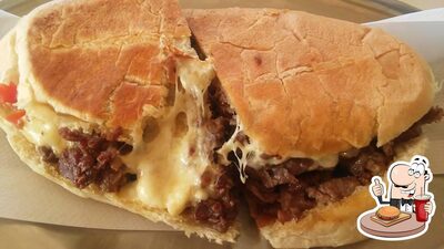 Delicie-se com um hambúrguer no Lú Lanches Santa Bárbara d'Oeste