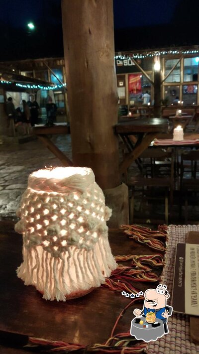 Comida em Restaurante Alecrim