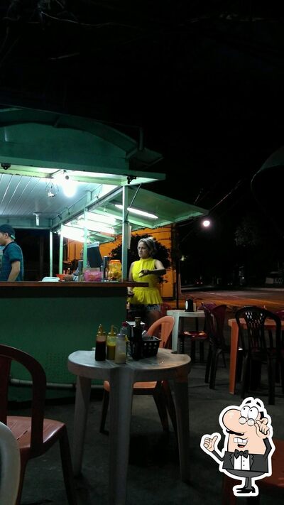 O interior do Maury Lanches