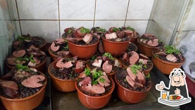 Comida em Restaurante Simões