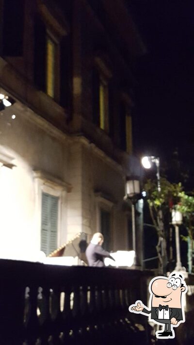 Siediti a un tavolo di Bar 900