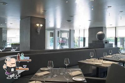 Installez-vous à l'une des tables de Restaurant Le Diapason