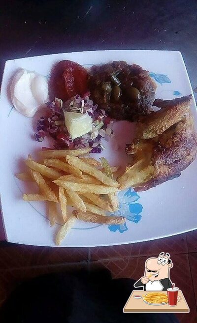 A بيتزاريا الموال vous pouvez essayer des frites, des pommes frites