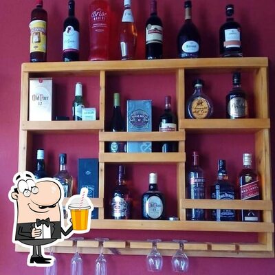 Desfrute de um drinque no Ponto do espetinho kael