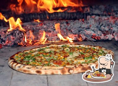 No Pizzaria Fornalha A La Carte, você pode degustar pizza
