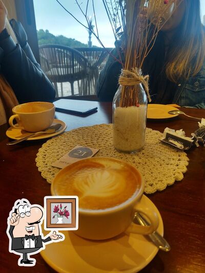 Veja imagens do interior do Pienezza Café