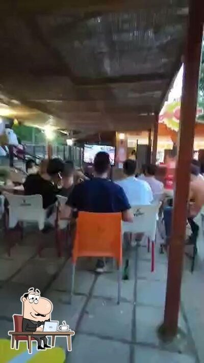 Dai un'occhiata agli interni di Bar Asinalonga - Il Cassero