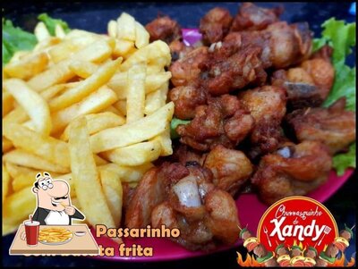 O Churrasquinho do Xandy oferece batatas fritas francesas