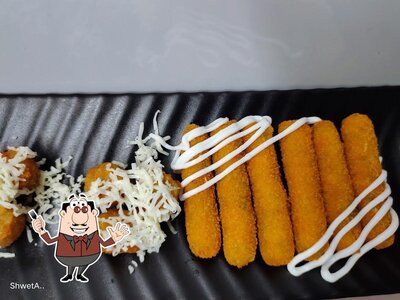 Food at 7 Themes Cafe