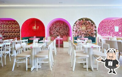 Veja imagens do interior do Donna Doceria
