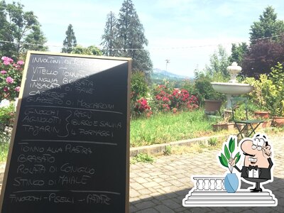 Curiosa tra gli esterni di Bar Roddi di Balbo Regina Paola